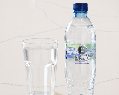 Agua en botella 